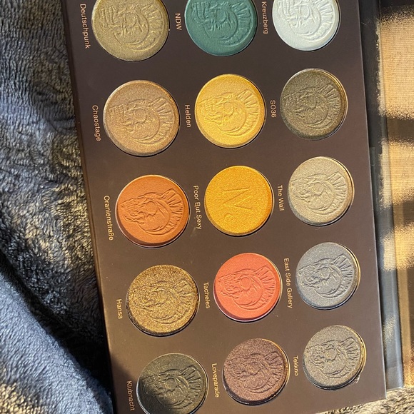 Makeup - Picture 11 of 16